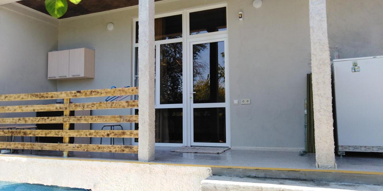 At the seaside Hotel Pizunda Exterior photo